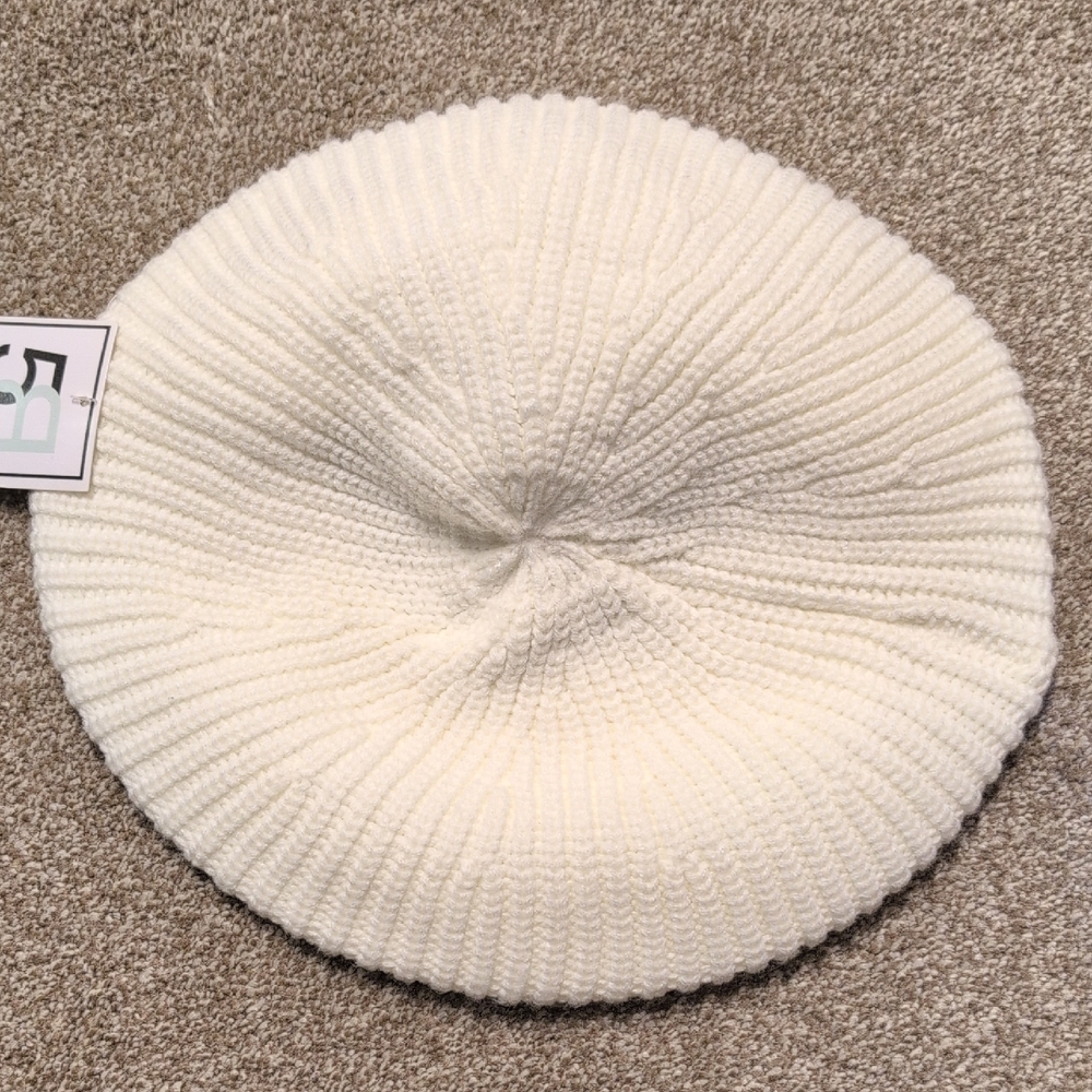 NWT Cozy White Knit Beret